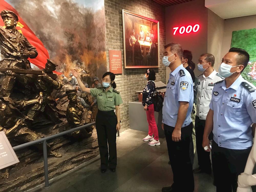 13b1e1bb354940ab9cc75eac0847bfed.jpg 13b1e1bb354940ab9cc75eac0847bfed.jpg