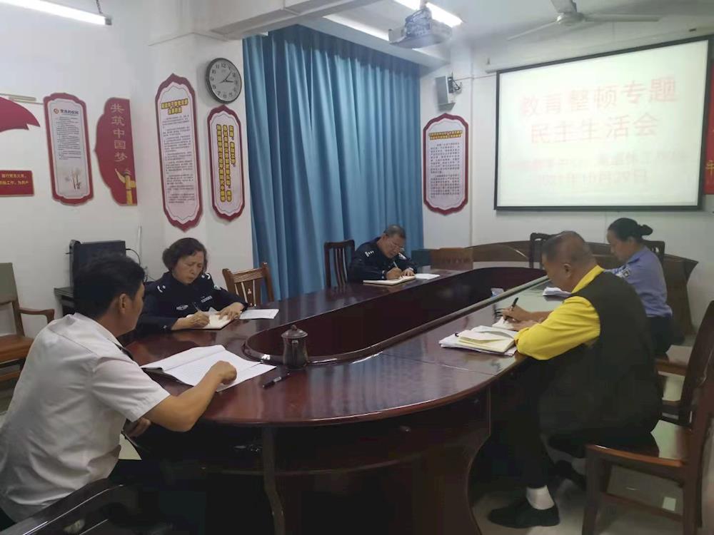 4eb964e284cf4a878332b5ef16c74b59.jpg 4eb964e284cf4a878332b5ef16c74b59.jpg