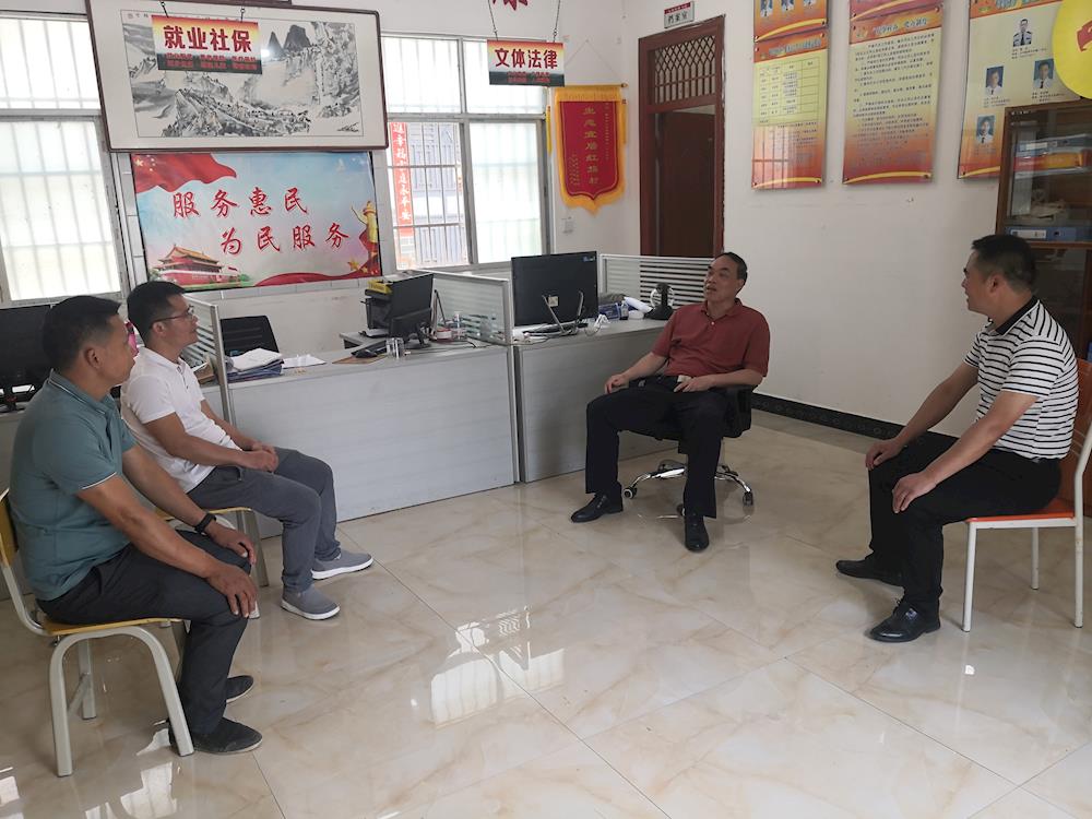 b1be041ed31b49f7b91197405c5fc48b.jpg b1be041ed31b49f7b91197405c5fc48b.jpg