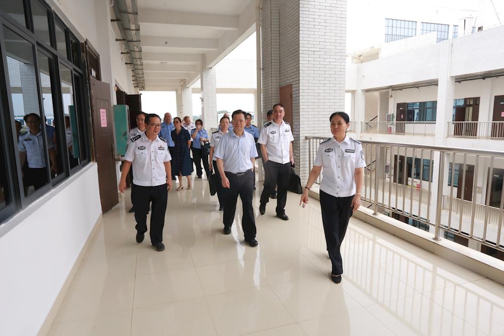 b9e9b8448eb94174b1dfe9bab9667c38.jpg b9e9b8448eb94174b1dfe9bab9667c38.jpg