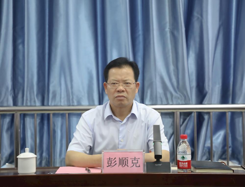 e5c725a584764e0a95ca0f63e00f5497.jpg e5c725a584764e0a95ca0f63e00f5497.jpg