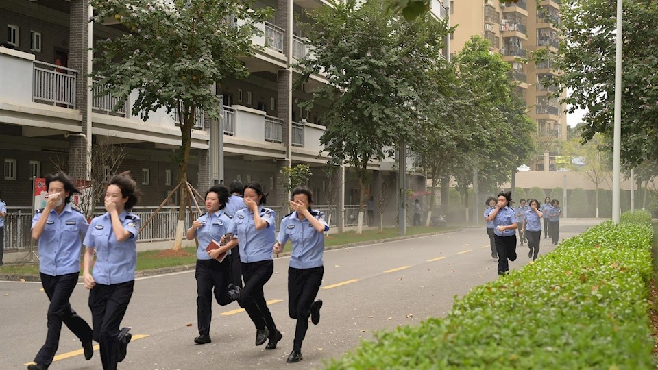 bat365联合消防救援站开展火灾疏散逃生大演练活动