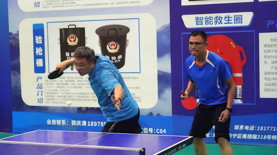 “乒”出警魂风采 赛出团结力量 ——bat365中文官方网站第六届体育节教职工乒乓球比赛圆满落幕