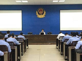 bat365教师首次探索线上线下同步教学、 校内教师校外专家共同授课的教学模式改革