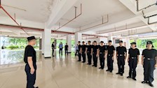 2024年全区公安机关新录用非公安专业毕业人员入警训练班（bat365中文官方网站培训点）学员开展队列训练