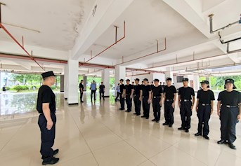 2024年全区公安机关新录用非公安专业毕业人员入警训练班（bat365中文官方网站培训点）学员开展队列训练