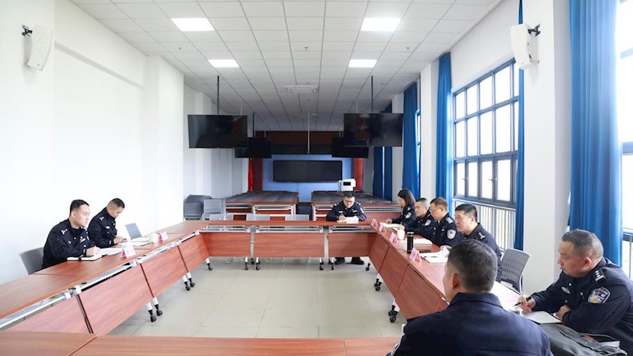 唐杜斌应邀到我院座谈公安教育训练工作