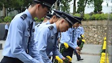 刑事科学技术学院师生参加祭奠公安烈士活动