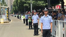 我院学子为环广西公路自行车世界巡回赛护航
