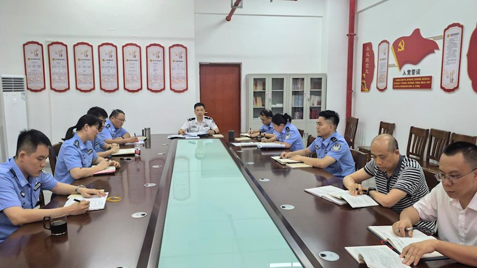 政治部党支部开展深入贯彻中央八项规定精神学习教育主题党日活动